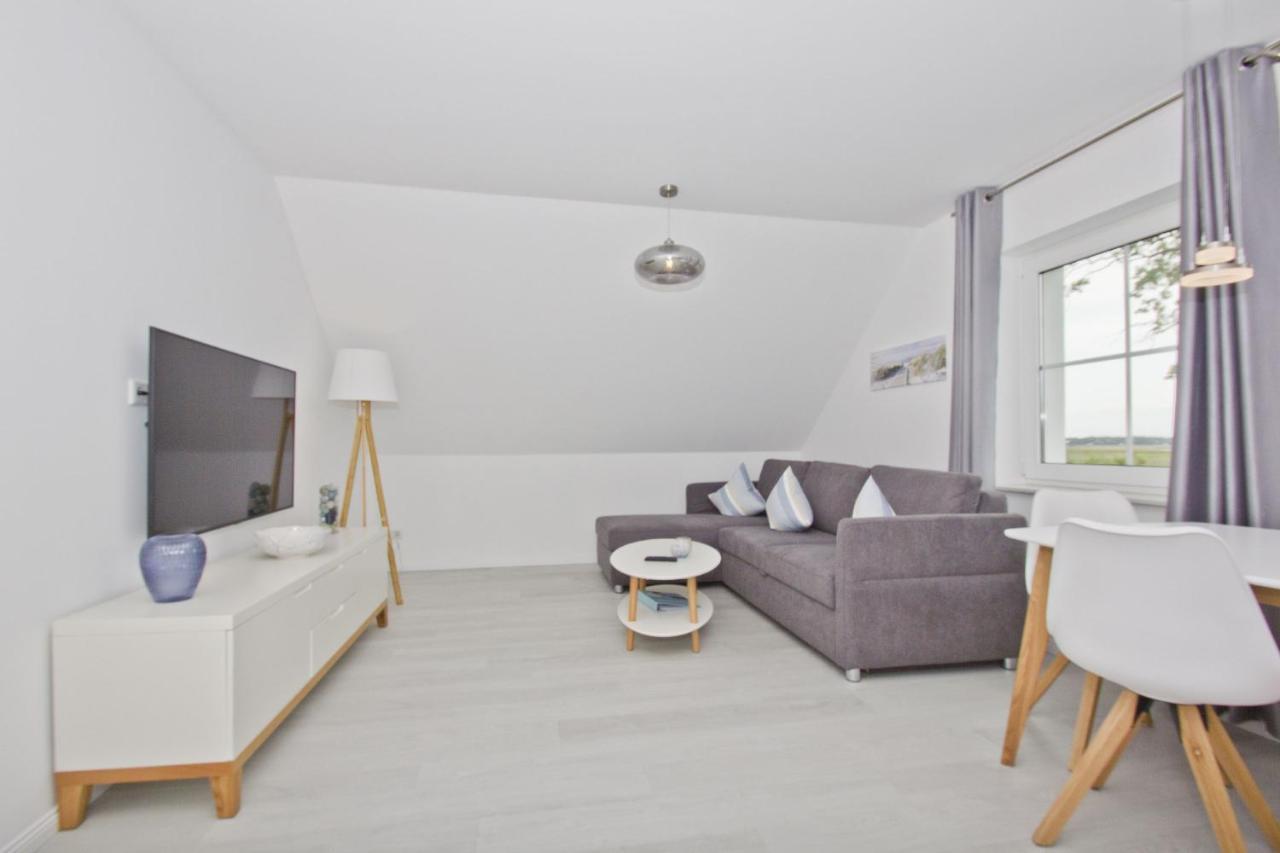 Moderne Ferienwohnung Mit Gartennutzung - Haus Inselwind Fewo Meerbucht Groß Zicker Bagian luar foto